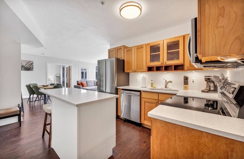 Ohio City Appartement | City Suite, Free Parking, 24/7 Hour Gym