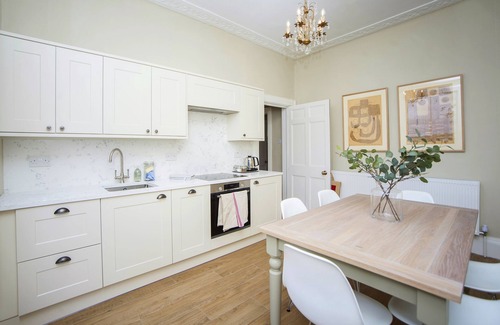 Bath Maison | CITY VIEW - BATH - un appartement de 2 chambres pouvant accueillir 4 personnes dans 2 chambres à coucher