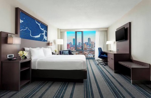 Cambridgeport Hôtel | City View King Room at Courtyard Boston Cambridge - Minutes to Downtown Boston