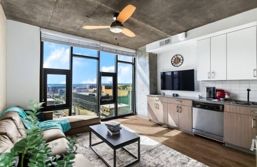 Five Points South Appartement | City Views 2BR | Floor-to-Ceiling Windows