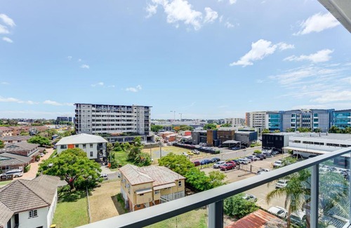 Chermside Appartement | Cityscape Comfort 2BR Abode w/ Balcony & Parking