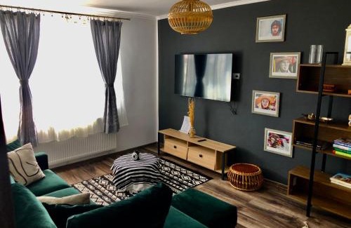 Sfantu Gheorghe Appartement | Cityscape Comfort with key lockbox