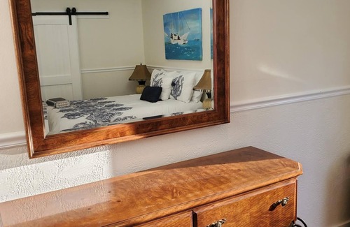 Mandeville Lit Et Petit-Déjeuner | Claiborne Suite in Old Mandeville