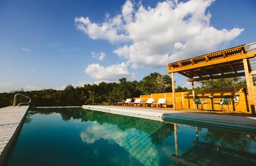 Dripping Springs Villa | Villa de luxe w Plein Kithcen, 23 acres randonn��������e, piscine chauff����������e en Dripping Springs
