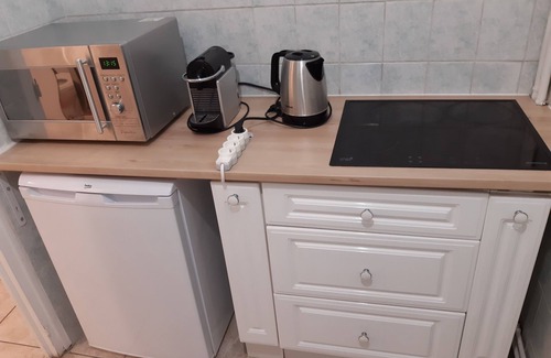 Clamart Appartement | Clamart apartment 200 m from the T6 tram station PAVE BLANC with separate kitchen