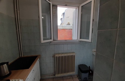 Clamart Appartement | Clamart apartment 200 m from the T6 tram station PAVE BLANC with separate kitchen