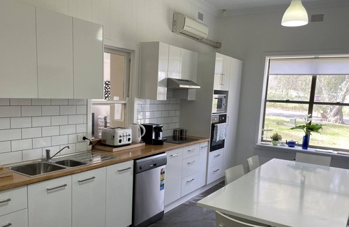 Clare Maison | Clare Cottage sur le Wendouree