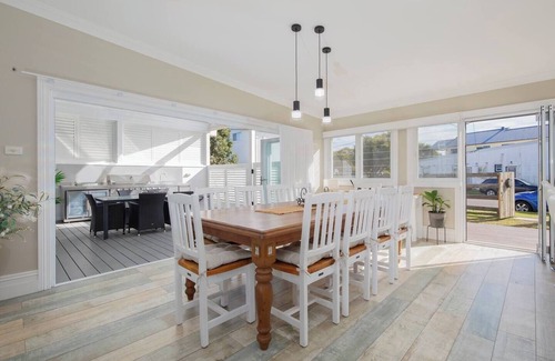 Stockton Maison | Claremont Timeless Foreshore Retreat by the Wharf