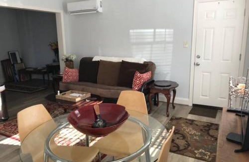 Lyon Park Appartement | CLARENDON,SUPRLOCATION,8ppl,PRIVATE,METRO,PARK