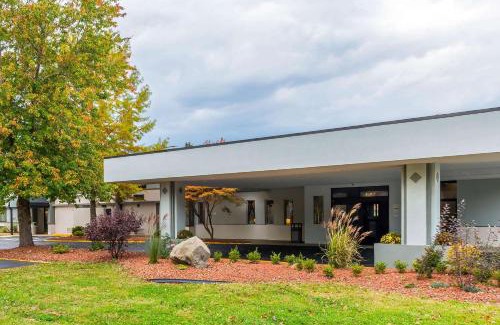 Rostraver Hôtel | Clarion Inn Belle Vernon
