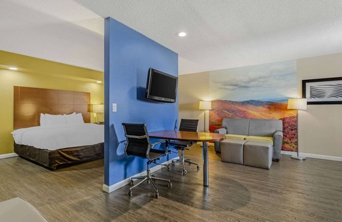 Staunton Hôtel | Clarion Pointe Staunton East