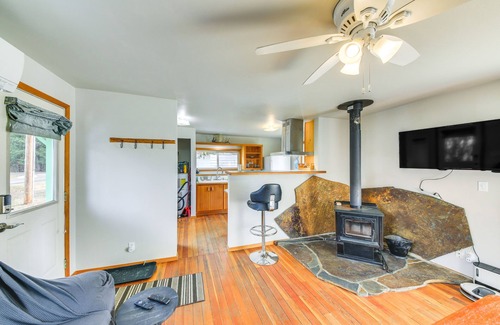 Clark Fork Maison | Clark Fork Vacation Home w/ Wood Stove Near Lake!
