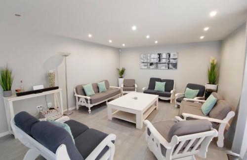 Shelley Point Maison | Clarke House