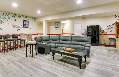 Clarksburg Appartement | Clarksburg Getaway Near DC + Baltimore Sights!