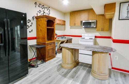 Clarksburg Appartement | Clarksburg Getaway Near DC + Baltimore Sights!