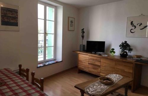 Verdun Appartement | Classé 2 étoiles - 3 chambres - Appartement Douillet au bord du Quai De Londres dans le cœur de la ville de VERDUN - Géré par Presta-Zen'Services