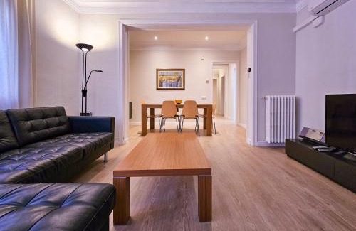 Sant Gervasi – la Bonanova Appartement | Classbedroom Park Güell Apartment