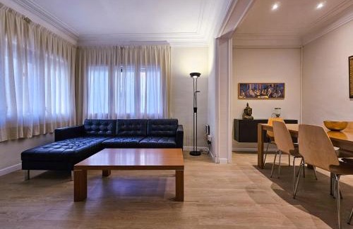 Sant Gervasi – la Bonanova Appartement | Classbedroom Park Güell Apartment
