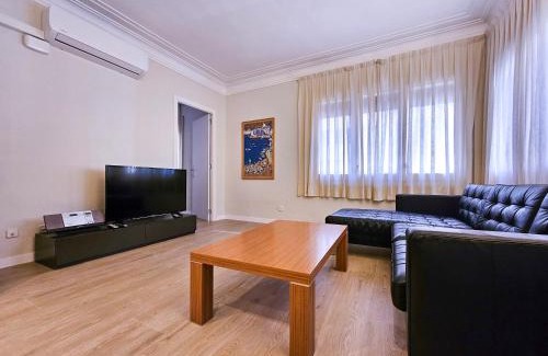 Sant Gervasi – la Bonanova Appartement | Classbedroom Park Güell Apartment