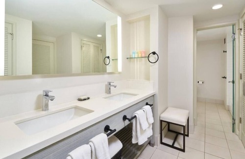 Diamond Head - Kapahulu - St. Louis Hôtel | Classic 1-Bedroom Suite | Kaimana Beach Hotel | Steps to the Beach