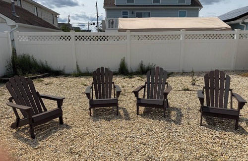 Manasquan Cottage | Classic 3-bedroom cottage in beautiful Manasquan. Just two blocks to the beach!