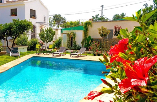 Orgiva Villa | Jardins de villa luxueux et isolés du 19ème siècle fontaines et piscine Citris Trees