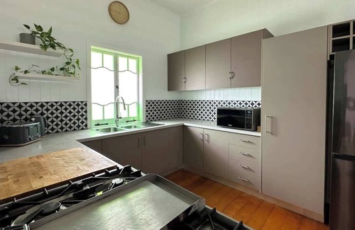 Parramatta Park Maison | Classic City Queenslander | Walk to Esplanade