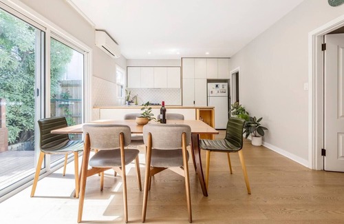 Flemington Maison | Classic Comforts Moments to Flemington Racecourse