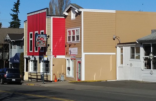 Seahurst Copropriété | Condo classique au coeur du centre-ville de Burien