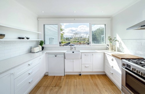 Martinborough Maison | Classic Contemporary Country Charm close to Town Centre