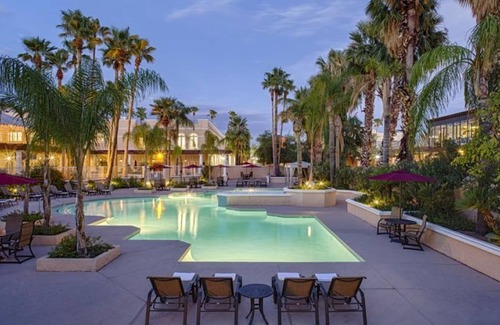 Downtown Station Balnéaire | Classic Four Units, Pool, Gym and Restaurants