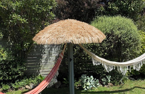 Raumati Beach Maison | Classic Kiwi Bach close to everything!