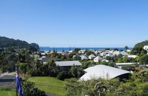 Onemana Maison | Classic Kiwi Beach Bach – 4 Bedrooms of Laid-Back Charm