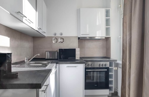 Friedrichshain-Kreuzberg Appartement | Classic Kreuzberg Studio Fully Furnished & Equipped, by Blueground