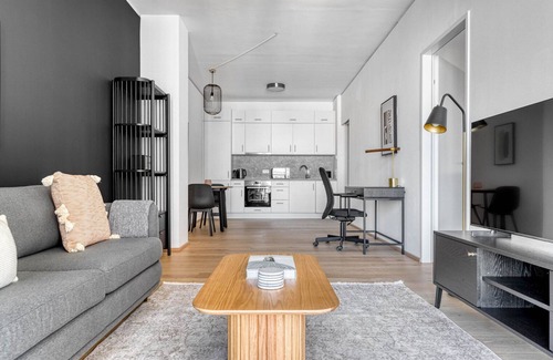 Erdberg Appartement | Classic Landstraße 1BR w/ Pool & DM, nr U3 Erdberg, by Blueground