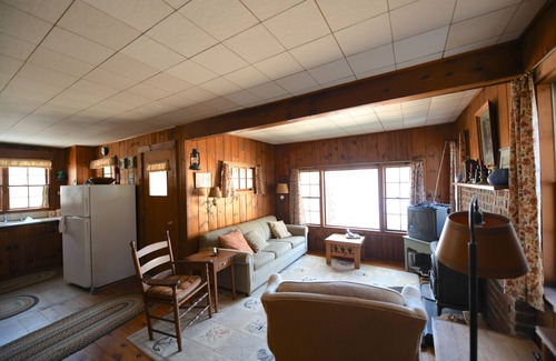 Gray Cabine | Classic Maine camp on Little Sebago Lake. Pet-friendly!