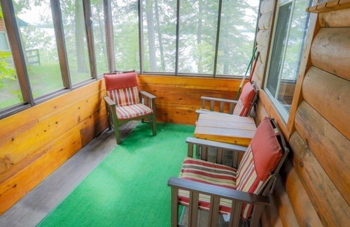 Puposky Cabine | Classic Minnesota Lakefront Cabin - Private Beach & Resort Amenities