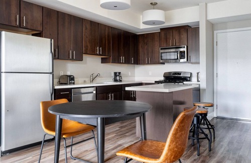 Mountain View Appartement | Classic Mountain View 2BR w/ Gym & Pool, nr Restaurants, by Blueground