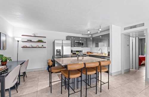 Central Park Appartement | Classic Palm Beach 2BR Retreat - Near Beaches