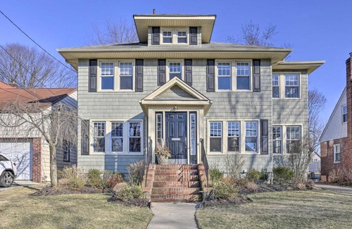 Teaneck Maison | Classic Teaneck Colonial Home with A Modern Touch