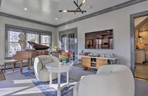 Teaneck Maison | Classic Teaneck Colonial Home with A Modern Touch