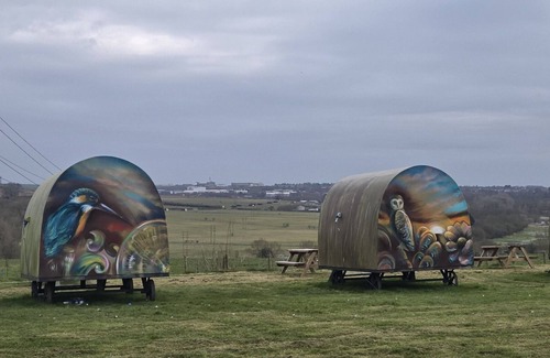 Bulford Location De VR | Tipi-Classique-Espace sanitaire-Vue sur la campagne
