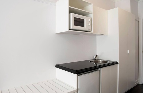 Spring Hill Hôtel | Classy 1 BR Hotel Apartment Anzac Sq. Brisbane CBD