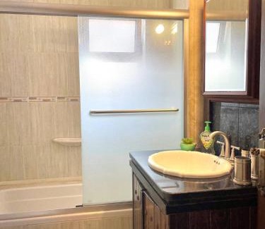 Al Jubeiha Appartement | Classy 3 Bedroom Apartment in Amman