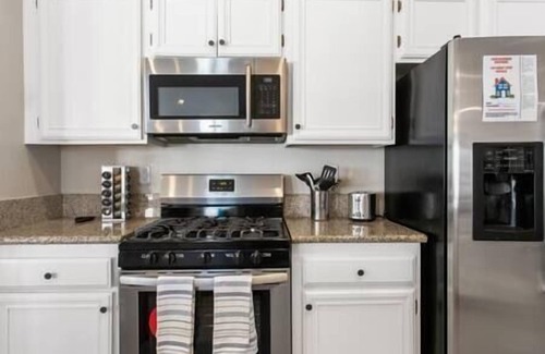 North Las Vegas Maison | ❤️Classy 3BR Vegas Pool Retreat w/Pool Table