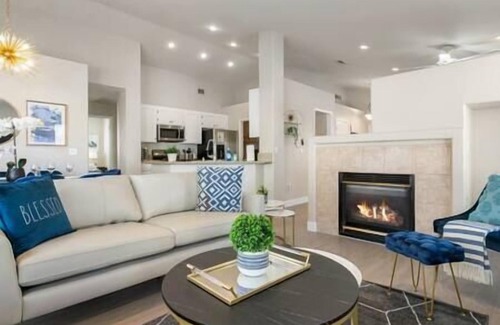 North Las Vegas Maison | ❤️Classy 3BR Vegas Pool Retreat w/Pool Table