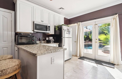 Val Vista Lakes Appartement | Magnifique maison d'hôtes dans les lacs Val Vista exclusifs avec 2 chambres à coucher principales!