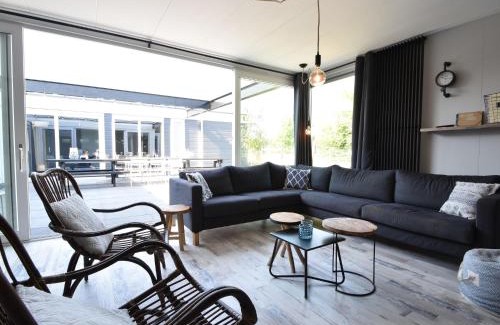 Sint-Annaland Maison | Classy Holiday Home in Sint Annaland Barbecue