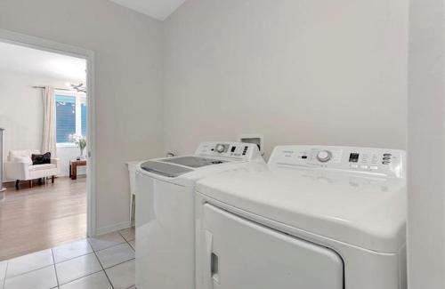 Hagersville Maison | Classy Home Near Beach & Airport
