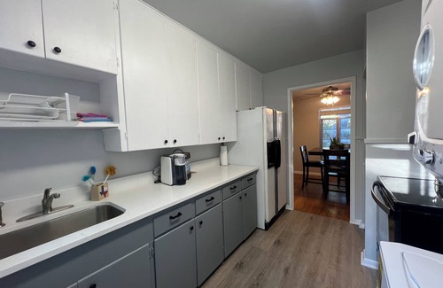 Uptown Maison | Classy Mid-Century Townhome in Alamo Heights
